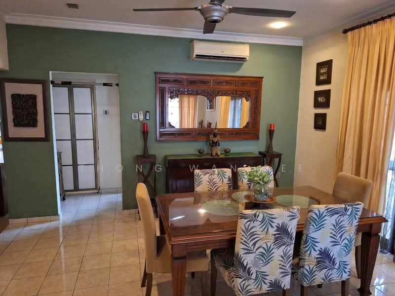 Rumah Berkembar untuk Dijual di Taman Waterfall (Rawang) - Thong Wan See - Dining Room - PropertyGuru.com.my