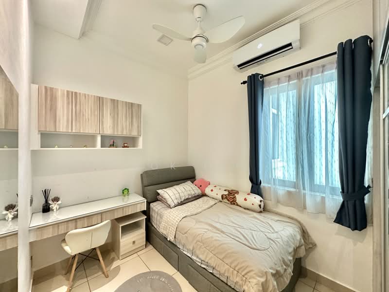 Kondominium untuk Dijual di Skyvilla @ D'Island - Lok Teh - Bedroom - PropertyGuru.com.my