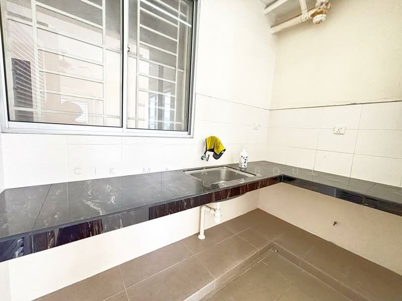 Service Residence for Sale at Platinum Lake PV 21 - Cik Maya Abdul - PropertyGuru.com.my