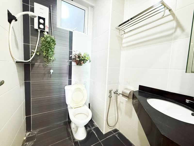 Kondominium untuk Disewa di The Oasis - Jerry Tan - Bathroom - PropertyGuru.com.my