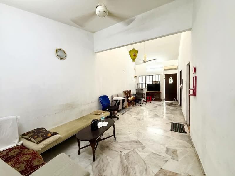 Rumah Teres 1 Tingkat untuk Dijual di Jalan Klang Lama (Old Klang Road) (Kuala Lumpur) - Ammeer Nadzrai - Living Room - PropertyGuru.com.my