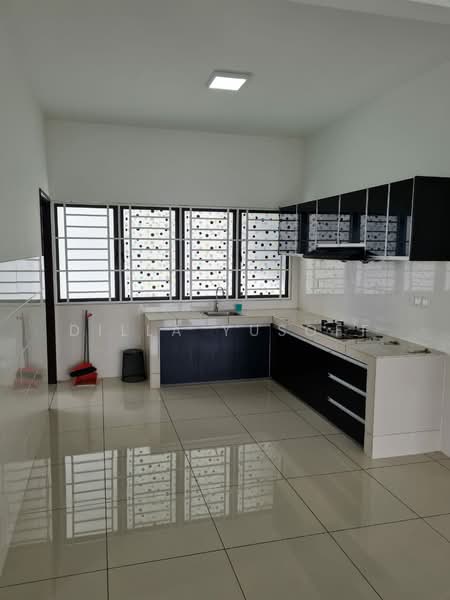 Condominium for Sale at Oasis 1 - DILLA YUSOFF - Kitchen - PropertyGuru.com.my