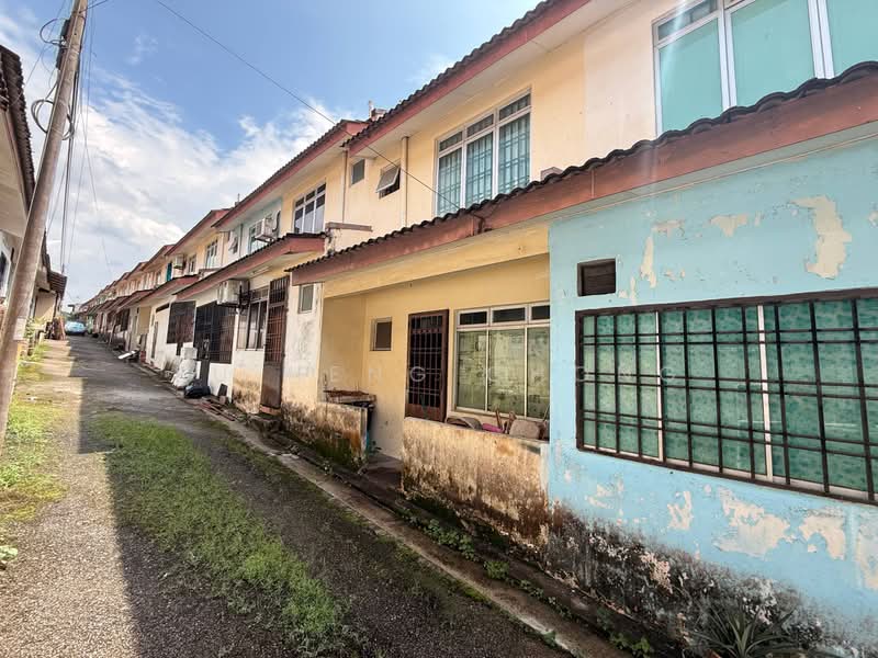 Rumah Teres 2 Tingkat untuk Dijual di Taman Bestari Indah (Ulu Tiram) - Fu Heng Chong - Exterior - PropertyGuru.com.my