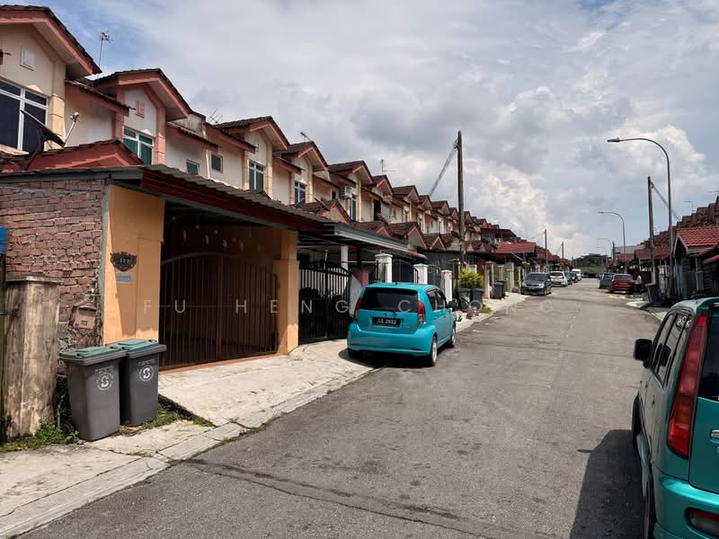 Rumah Teres 2 Tingkat untuk Dijual di Taman Bestari Indah (Ulu Tiram) - Fu Heng Chong - Exterior - PropertyGuru.com.my