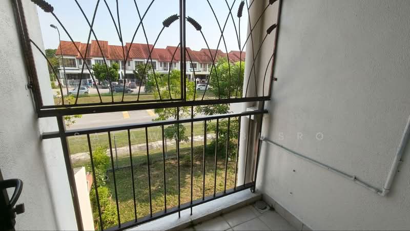 Terraced House for Rent in Alam Impian (Shah Alam) - Salawati Busro - Balcony - PropertyGuru.com.my