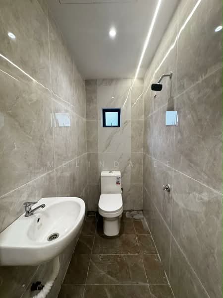 Rumah Teres 2 Tingkat untuk Dijual di Taman Saleng (Kulai) - Melinda Ee - Bathroom - PropertyGuru.com.my
