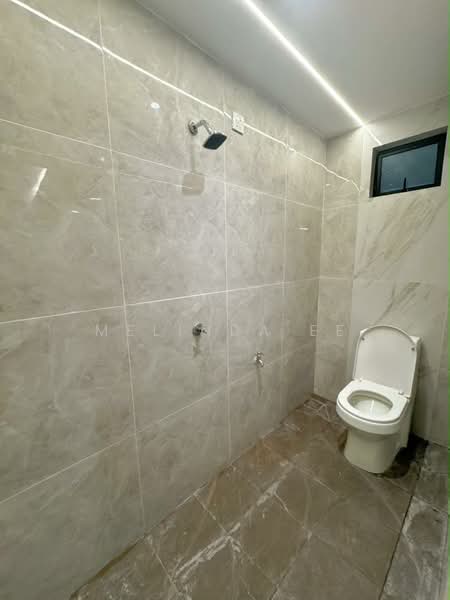 Rumah Teres 2 Tingkat untuk Dijual di Taman Saleng (Kulai) - Melinda Ee - Bathroom - PropertyGuru.com.my