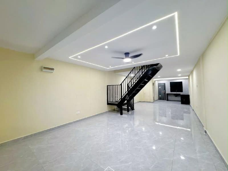 Rumah Teres 2 Tingkat untuk Dijual di Taman Saleng (Kulai) - Melinda Ee - Living Room - PropertyGuru.com.my