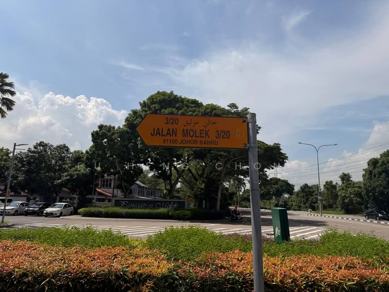 Kedai / Pejabat untuk Dijual di Taman Molek (Johor Bahru) - Fu Heng Chong - Exterior - PropertyGuru.com.my