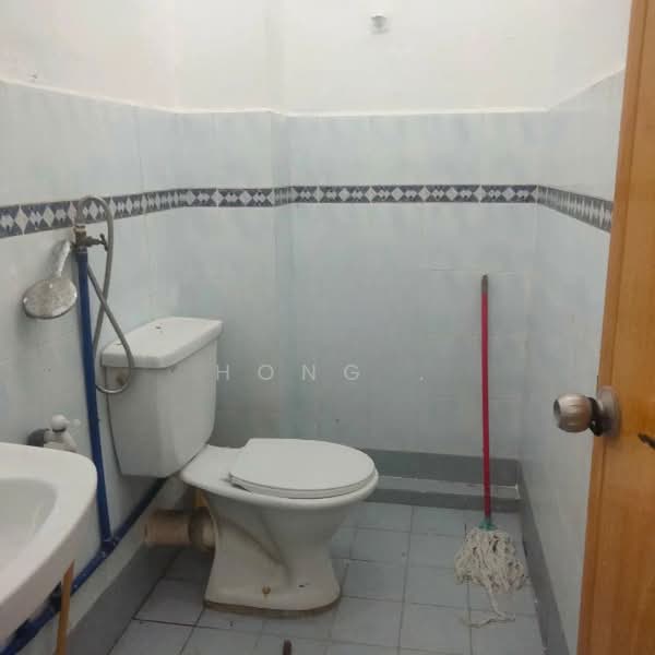2-storey Terraced House for Sale in Mutiara Perdana (Bayan Lepas) - Hong . - Bathroom - PropertyGuru.com.my