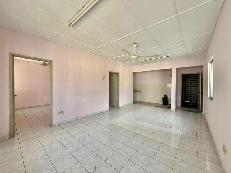 Pangsapuri untuk Dijual di Pangsapuri Subang Suria - Nazrin Hakimin - Living Room - PropertyGuru.com.my