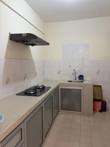 Pangsapuri untuk Dijual di Vista Seri Alam - Tom Chiew - Kitchen - PropertyGuru.com.my