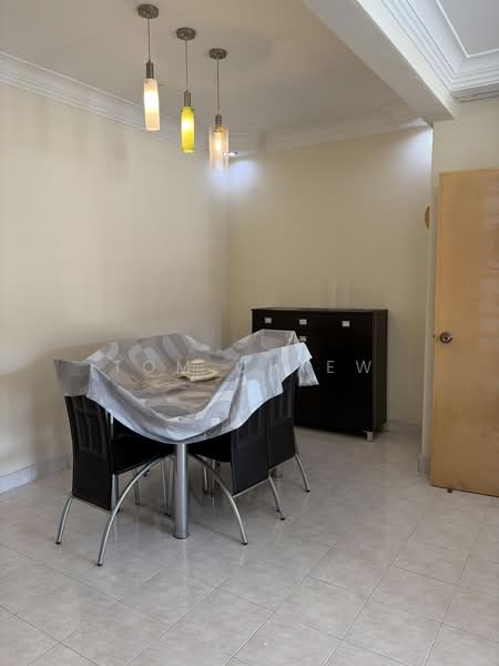 Pangsapuri untuk Dijual di Vista Seri Alam - Tom Chiew - Dining Room - PropertyGuru.com.my