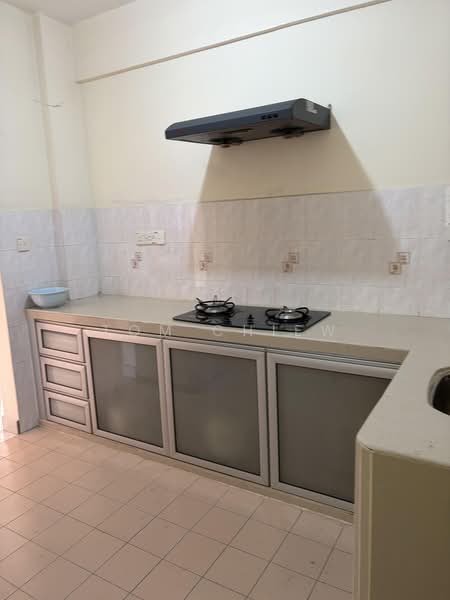Pangsapuri untuk Dijual di Vista Seri Alam - Tom Chiew - Kitchen - PropertyGuru.com.my
