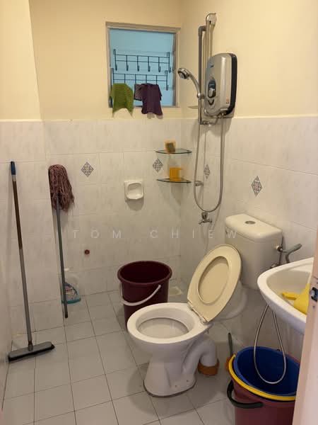 Pangsapuri untuk Dijual di Vista Seri Alam - Tom Chiew - Bathroom - PropertyGuru.com.my