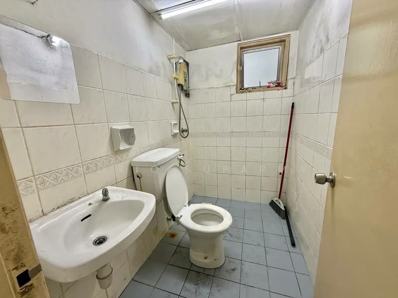 Condominium for Sale at Pantai Hillpark 2 - Thoriq Suparman - Bathroom - PropertyGuru.com.my