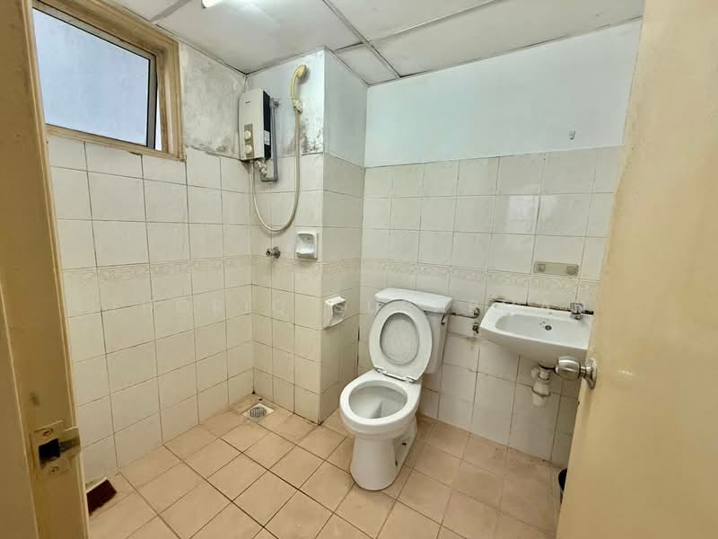 Condominium for Sale at Pantai Hillpark 2 - Thoriq Suparman - Bathroom - PropertyGuru.com.my