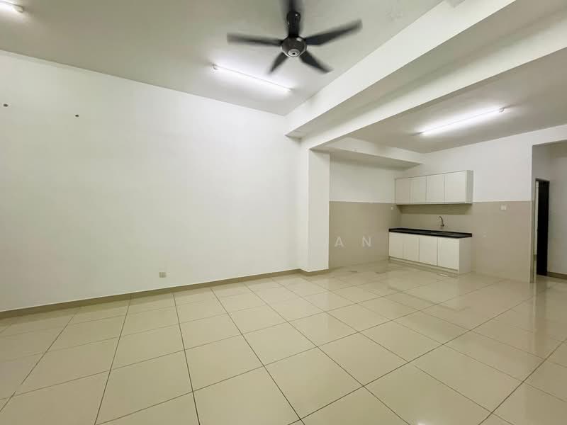 2-storey Terraced House for Sale in Setia Indah 12 (Setia Alam) - Fong Yan - Kitchen - PropertyGuru.com.my