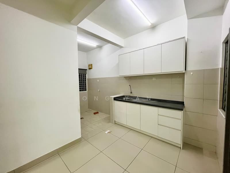 2-storey Terraced House for Sale in Setia Indah 12 (Setia Alam) - Fong Yan - Kitchen - PropertyGuru.com.my