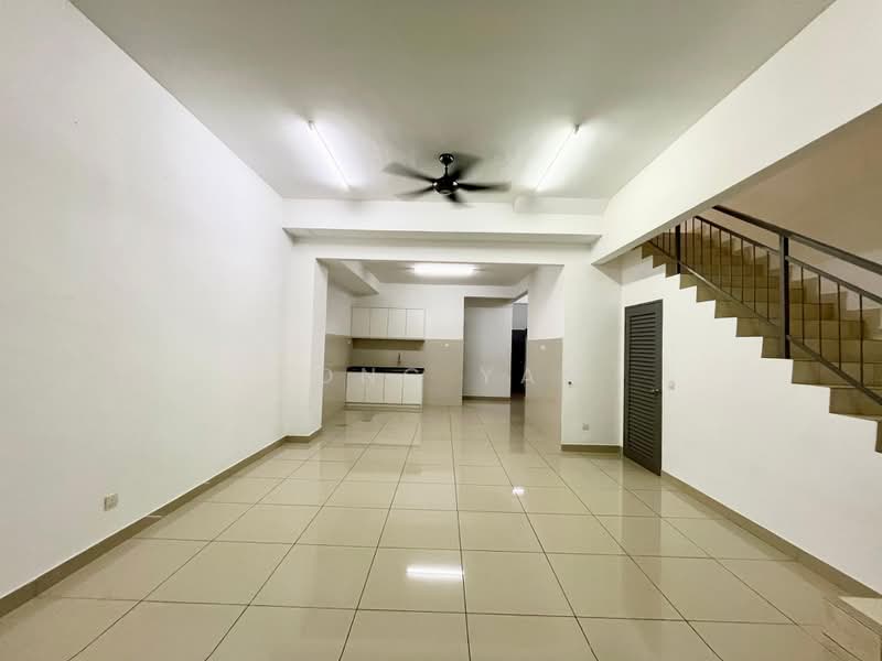 2-storey Terraced House for Sale in Setia Indah 12 (Setia Alam) - Fong Yan - Living Room - PropertyGuru.com.my