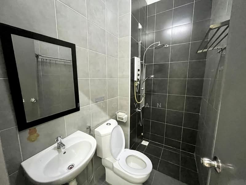 2-storey Terraced House for Sale in Setia Indah 12 (Setia Alam) - Fong Yan - Bathroom - PropertyGuru.com.my