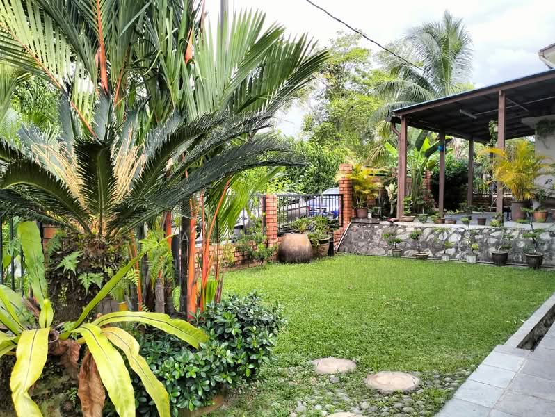 Rumah Teres untuk Dijual di Bandar Sungai Long (Selangor) - Alan Lee - Garden - PropertyGuru.com.my