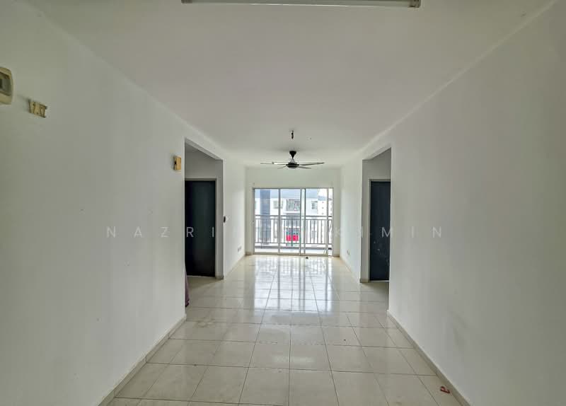 Pangsapuri untuk Dijual di Residensi Laguna Biru 2 - Nazrin Hakimin - Living Room - PropertyGuru.com.my