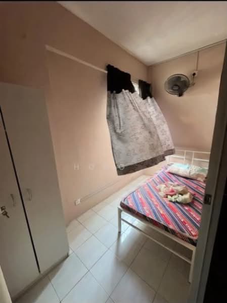 Pangsapuri untuk Disewa di Desa Bayan Apartment - Hong . - Bedroom - PropertyGuru.com.my