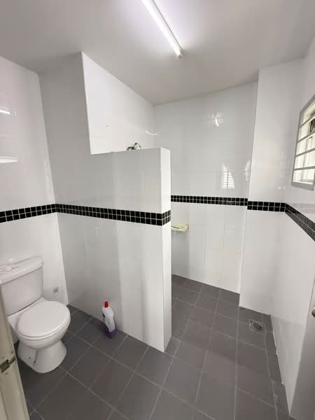 2-storey Terraced House for Rent in Subang Bestari (Shah Alam) - Tom Yip - Bathroom - PropertyGuru.com.my