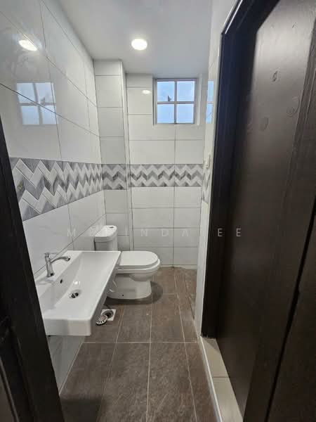 Rumah Teres 2 Tingkat untuk Dijual di Taman Universiti (Skudai) - Melinda Ee - Bathroom - PropertyGuru.com.my