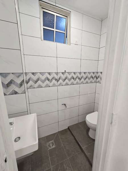 Rumah Teres 2 Tingkat untuk Dijual di Taman Universiti (Skudai) - Melinda Ee - Bathroom - PropertyGuru.com.my