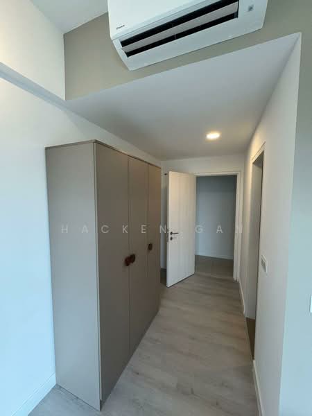 Kediaman Servis untuk Dijual di Maya Ara Residences - Hacken Gan - Corridor - PropertyGuru.com.my