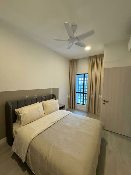 Kediaman Servis untuk Dijual di Maya Ara Residences - Hacken Gan - Bedroom - PropertyGuru.com.my