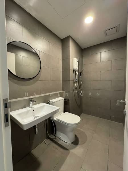 Kediaman Servis untuk Dijual di Maya Ara Residences - Hacken Gan - Bathroom - PropertyGuru.com.my