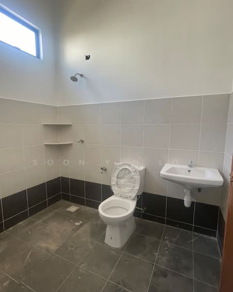 Rumah Berkembar untuk Dijual di Beserah (Pahang) - Kenny Loo - Bathroom - PropertyGuru.com.my