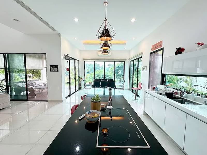 Bungalow House untuk Dijual di Tropicana Indah Resort Homes (Tropicana) - Vincent Liaw - Living Room - PropertyGuru.com.my