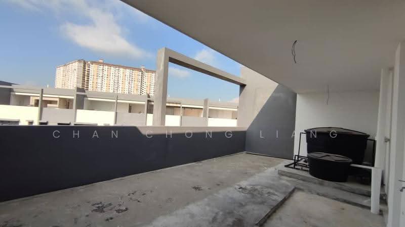 Rumah Teres 4-Tingkat untuk Dijual di Seri Kembangan (Selangor) - Chan Chong Liang - Balcony - PropertyGuru.com.my