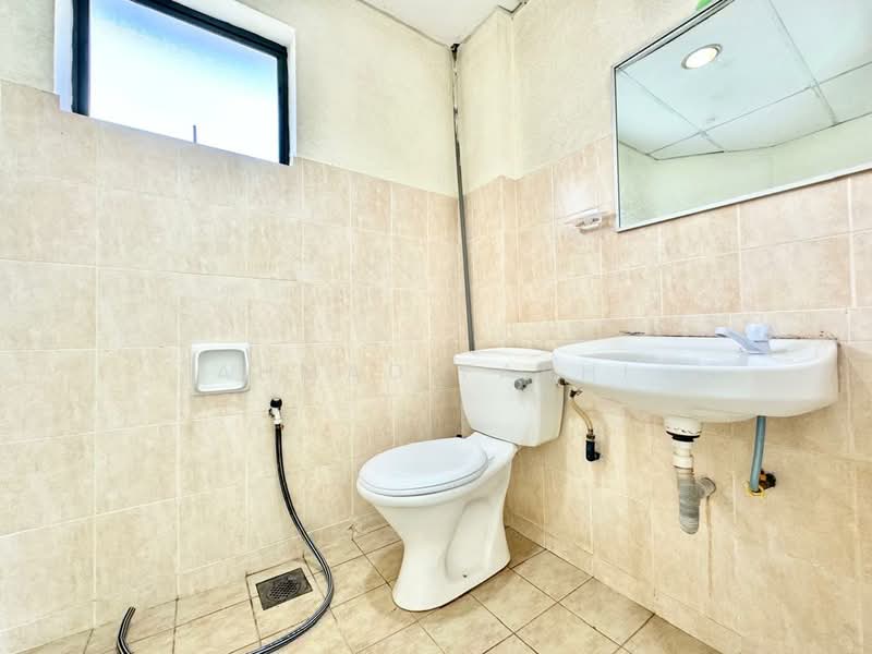 Kondominium untuk Disewa di Changkat View - Ahmad Farhi - Bathroom - PropertyGuru.com.my