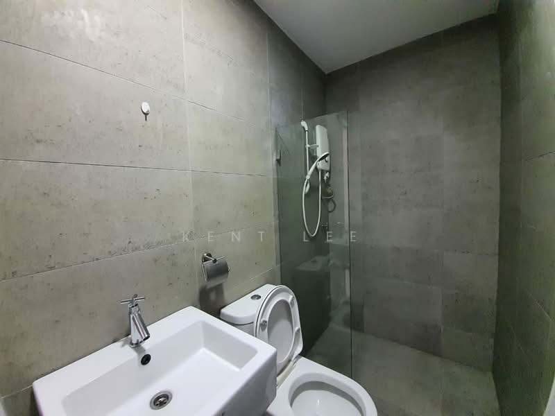 Servis Apartment untuk Dijual di Kenwingston Square Garden - Kent Lee - Bathroom - PropertyGuru.com.my