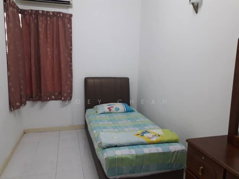 Condominium for Rent at Marina Bay Condominium - Joey Cheah - Bedroom - PropertyGuru.com.my