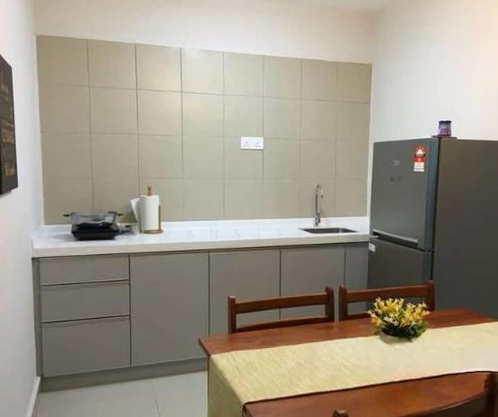 Servis Apartment untuk Disewa di Univ 360 Place - Evanslee . - Kitchen - PropertyGuru.com.my
