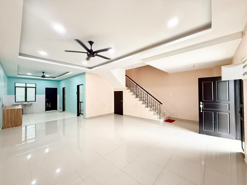 2-storey Terraced House for Sale in Rawang (Selangor) - Nazrin Hakimin - Living Room - PropertyGuru.com.my