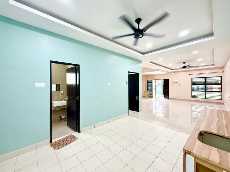 2-storey Terraced House for Sale in Rawang (Selangor) - Nazrin Hakimin - Living Room - PropertyGuru.com.my