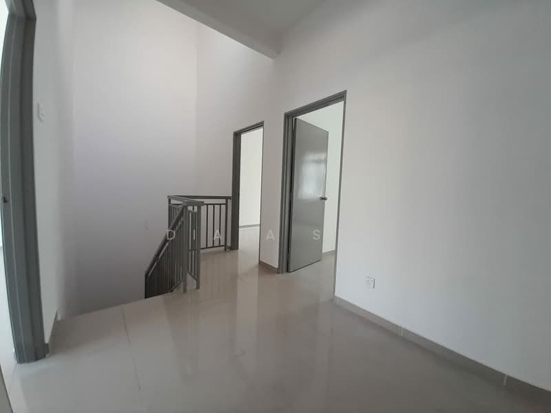 Rumah Teres 2 Tingkat untuk Disewa di Teluk Panglima Garang (Banting) - Diana See - Interior - PropertyGuru.com.my