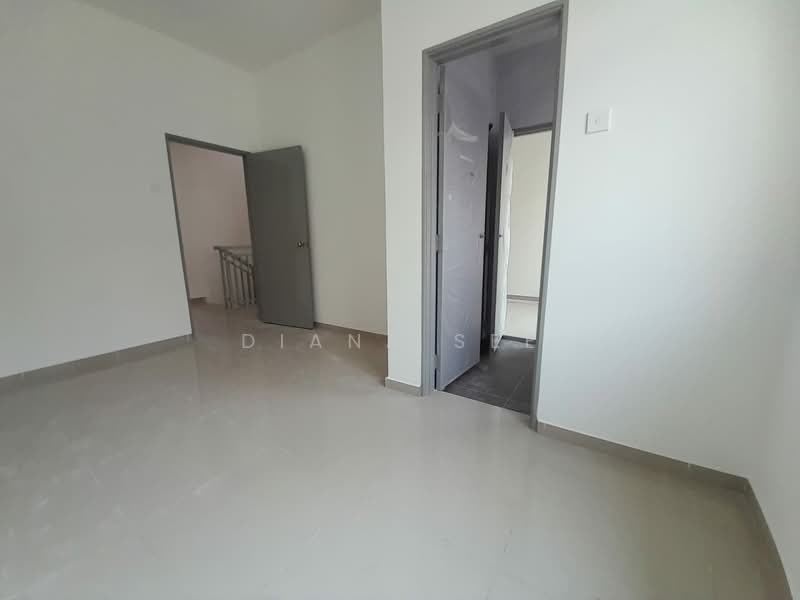 Rumah Teres 2 Tingkat untuk Disewa di Teluk Panglima Garang (Banting) - Diana See - Interior - PropertyGuru.com.my