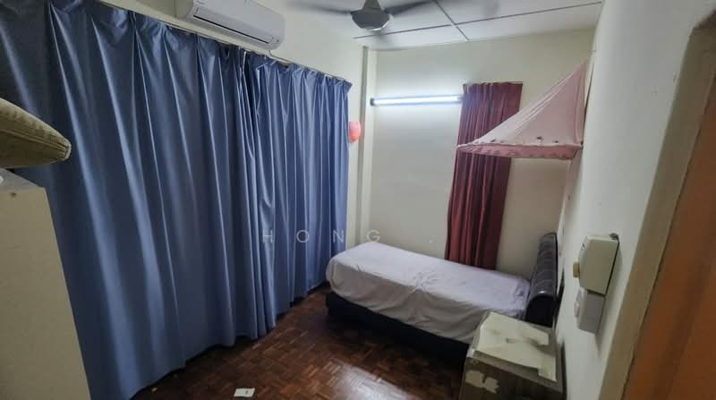 Rumah Berkembar untuk Dijual di Desa Ria (Sungai Ara) - Hong . - Bedroom - PropertyGuru.com.my