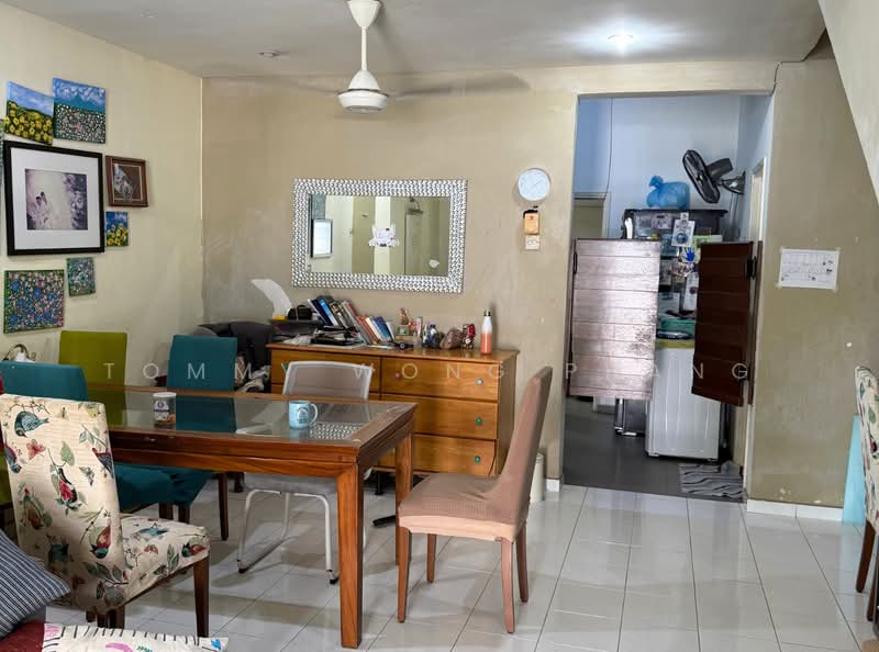 Rumah Teres 2 Tingkat untuk Dijual di Taman Sri Sinar (Segambut) - Tommy Wong Phang - Living Room - PropertyGuru.com.my