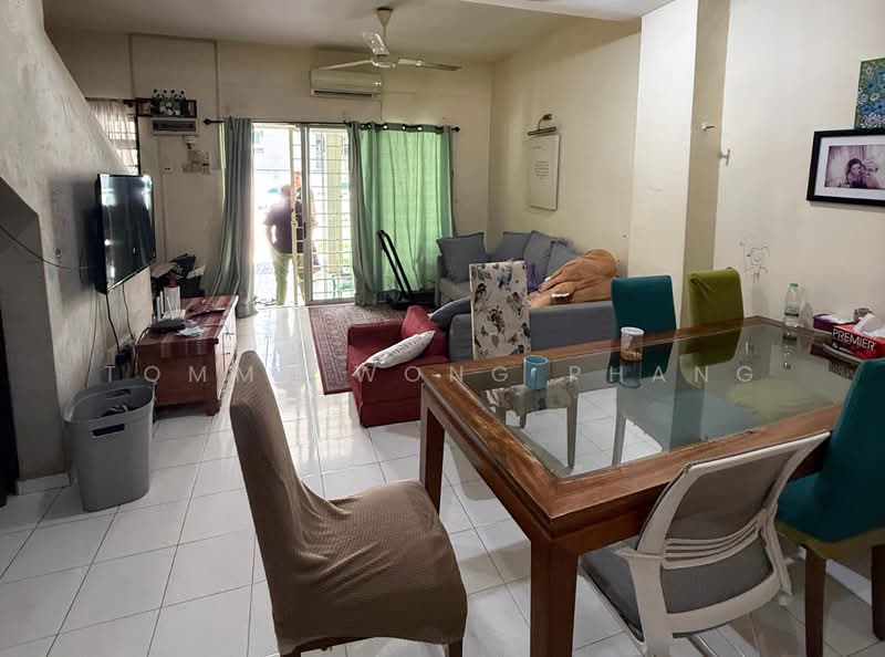 Rumah Teres 2 Tingkat untuk Dijual di Taman Sri Sinar (Segambut) - Tommy Wong Phang - Living Room - PropertyGuru.com.my