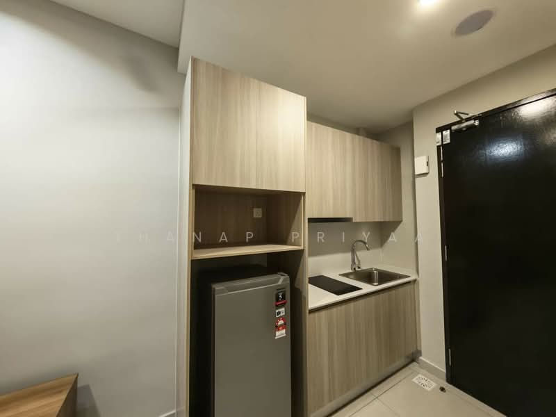 Servis Apartment untuk Disewa di Dorsett Waterfront Subang - Thanap Priyaa - Kitchen - PropertyGuru.com.my