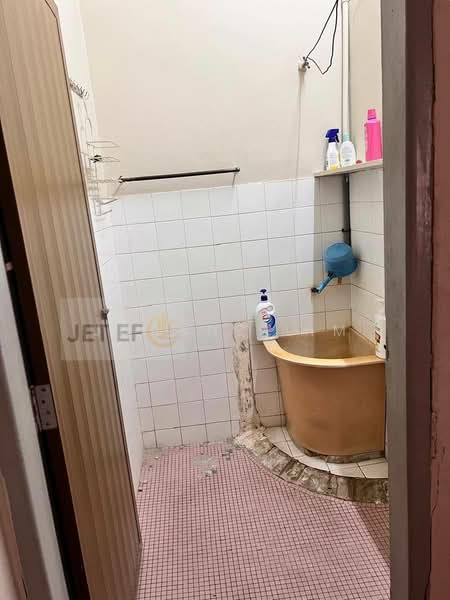 Rumah Teres 1 Tingkat untuk Dijual di Klang (Selangor) - Joanne Lim - Bathroom - PropertyGuru.com.my